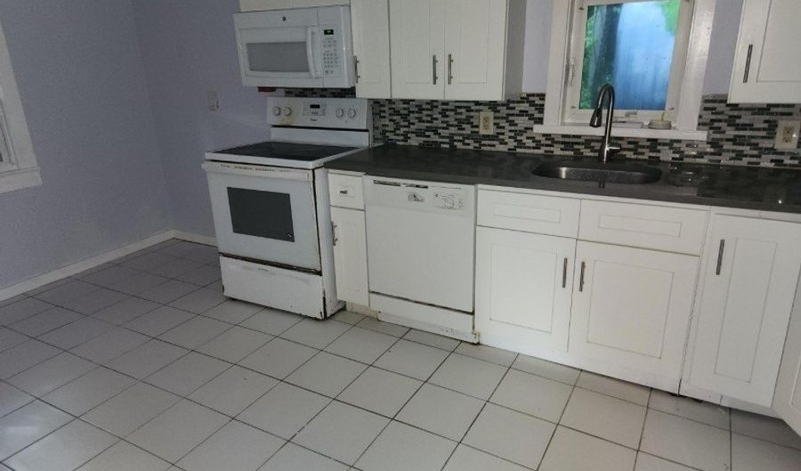 72 Glenwood Mt Rd, Alloway, NJ 07461 - 4 Beds, 1 Bath