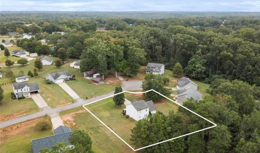 102 Lochenshire Pl, Belton, SC 29627 - 3 Beds, 3 Bath