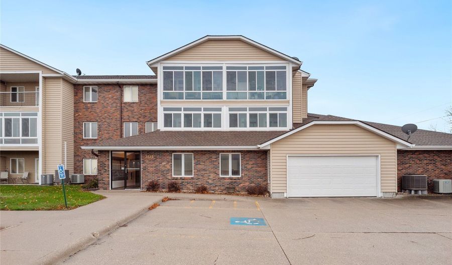 301 SE Delaware Ave 303, Ankeny, IA 50021 - 2 Beds, 2 Bath