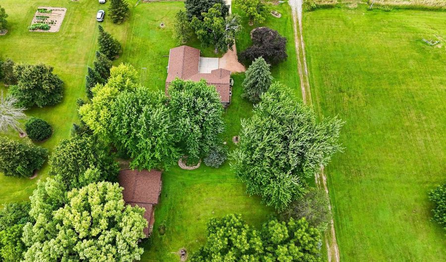 W5825 CTY RD O, Appleton, WI 54913 - 3 Beds, 2 Bath