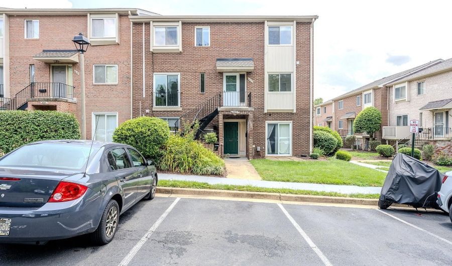 4627 LOGSDON Dr 51, Annandale, VA 22003 - 3 Beds, 2 Bath