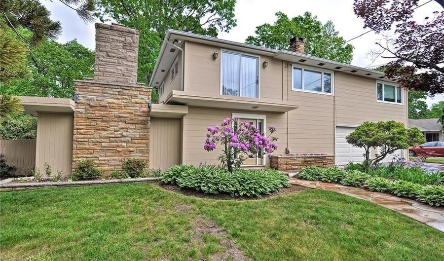141 Glen Ridge Rd, Cranston, RI 02920 - 4 Beds, 3 Bath