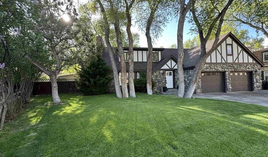 6 Mountain View Pl, Alamosa, CO 81101 - 4 Beds, 3 Bath