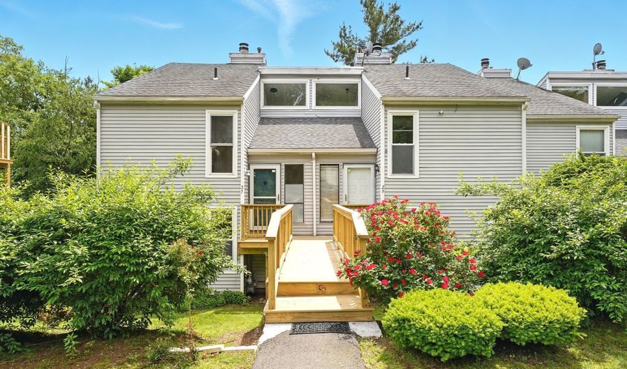 27 Pheasant Run 27, Cromwell, CT 06416 - 2 Beds, 1 Bath
