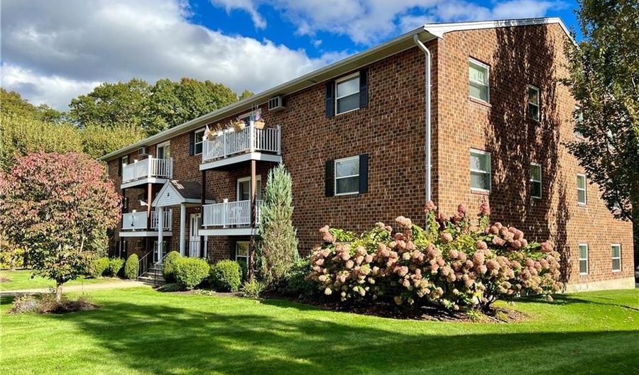 395 Mendon Rd D1, North Smithfield, RI 02896 - 1 Beds, 1 Bath