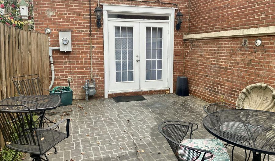 135 Laurens St SW A, Aiken, SC 29801 - 1 Beds, 2 Bath