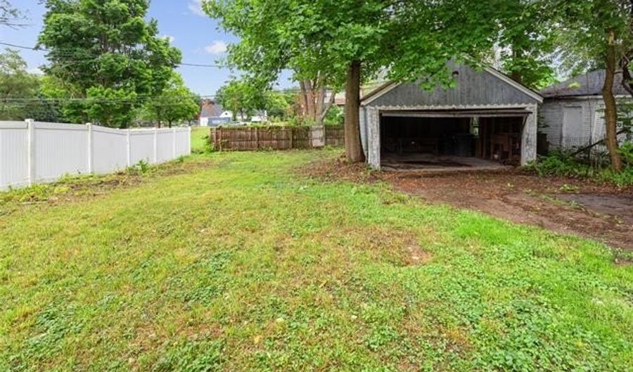 16746 Bramell St, Detroit, MI 48219 - 2 Beds, 1 Bath