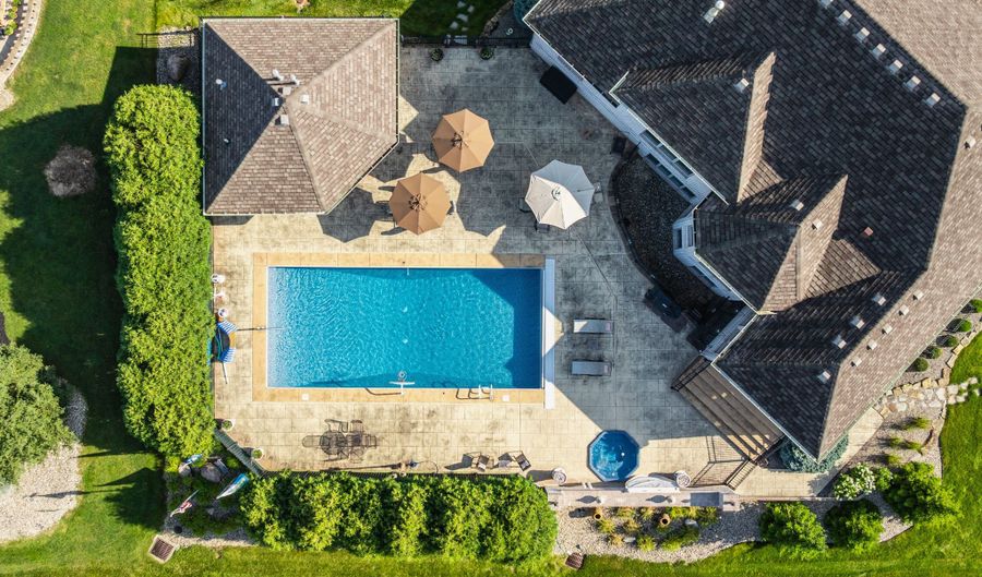 4930 Benthaven Dr E, Bargersville, IN 46106 - 5 Beds, 4 Bath