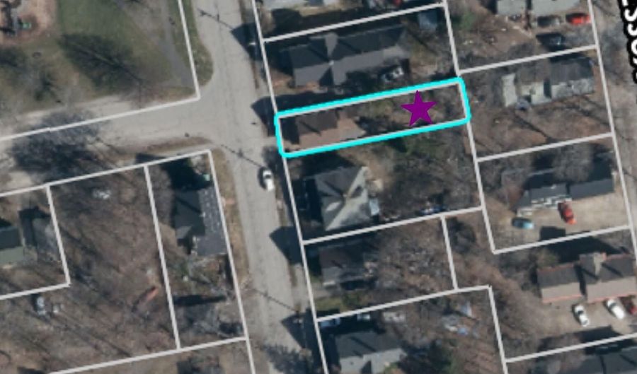267 Pine St, Bangor, ME 04401 - 3 Beds, 1 Bath