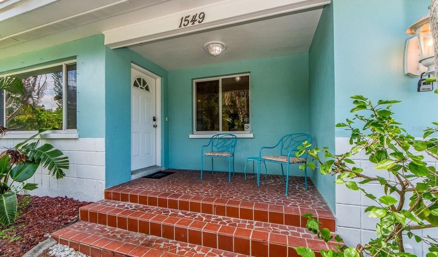 1549 LINWOOD Dr, Clearwater, FL 33755 - 3 Beds, 3 Bath