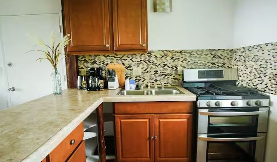 74-5618 PALANI Rd A4, Kailua Kona, HI 96740 - 1 Beds, 1 Bath