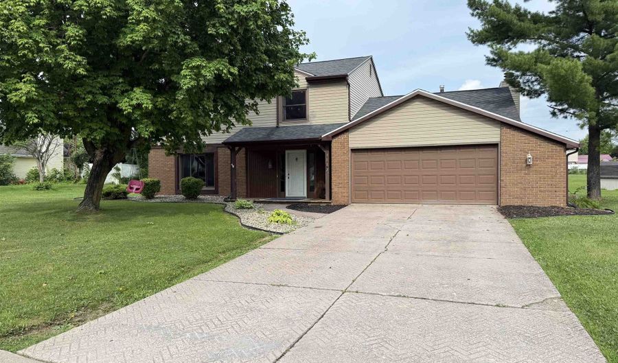 1102 Heritage Ln, Angola, IN 46703 - 4 Beds, 3 Bath