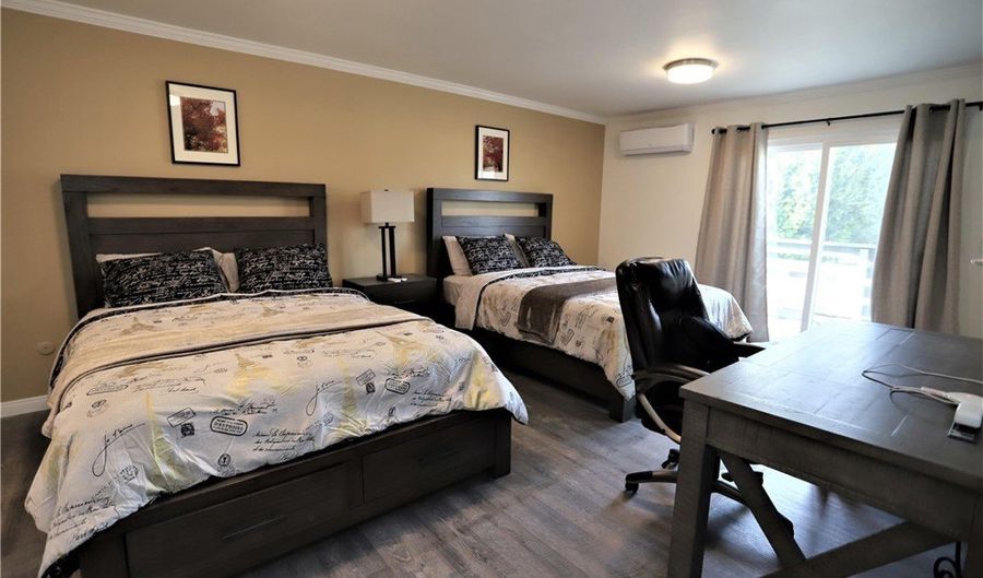 2121 S Camino St B, Anaheim, CA 92802 - 1 Beds, 2 Bath