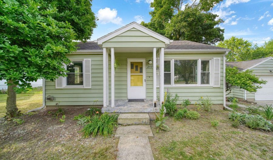 2519 Airport Rd, Adrian, MI 49221 - 2 Beds, 2 Bath