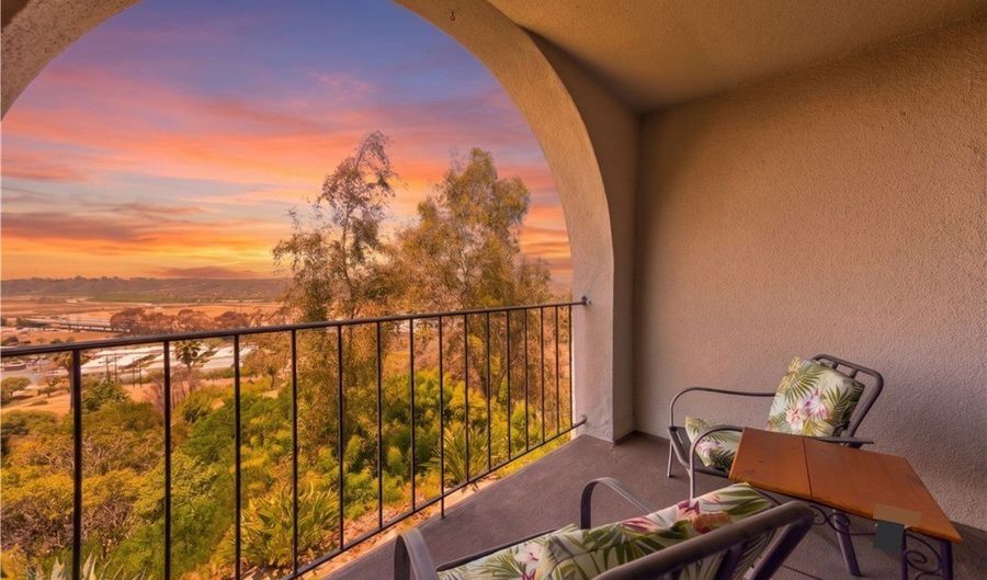 3612 Vista Bella 5, Oceanside, CA 92057 - 2 Beds, 2 Bath