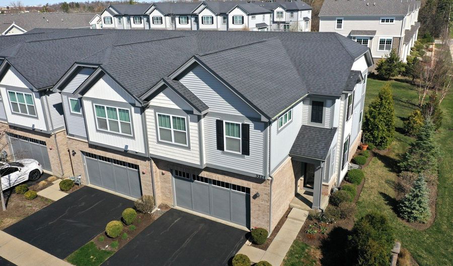 3221 N Heritage Ln, Arlington Heights, IL 60004 - 3 Beds, 3 Bath