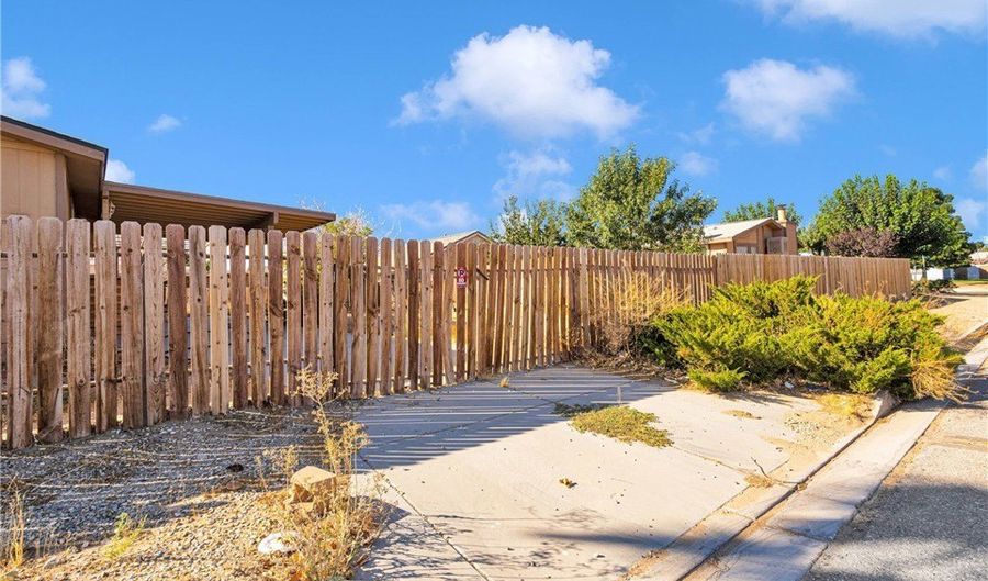 18870 Dogwood Ct, Adelanto, CA 92301 - 3 Beds, 2 Bath