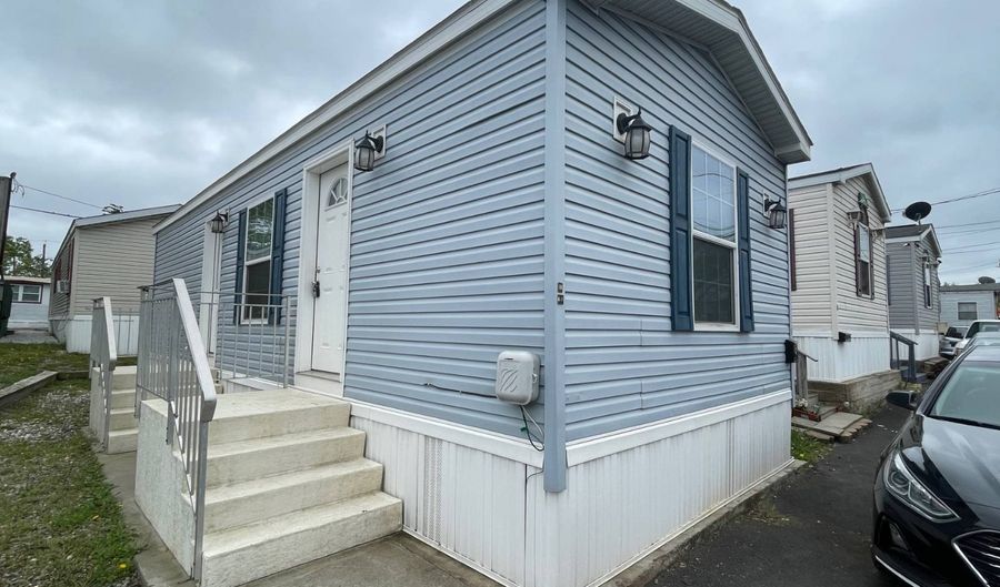 1120 Rt 1 10-4Th, Avenel, NJ 07001 - 1 Beds, 1 Bath