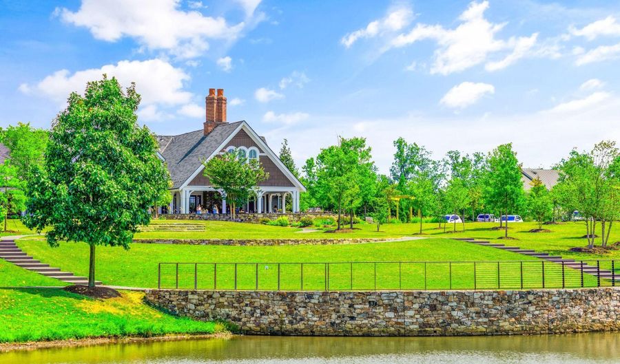 41062 LYNDALE WOODS Dr, Aldie, VA 20105 - 5 Beds, 5 Bath