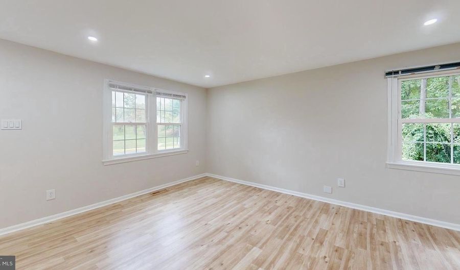 6542 BIRCHLEIGH Way, Alexandria, VA 22315 - 3 Beds, 4 Bath