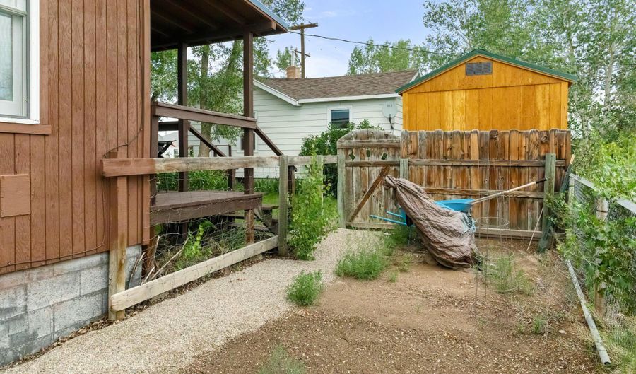 241 SMITH Ave, Big Piney, WY 83113 - 5 Beds, 2 Bath