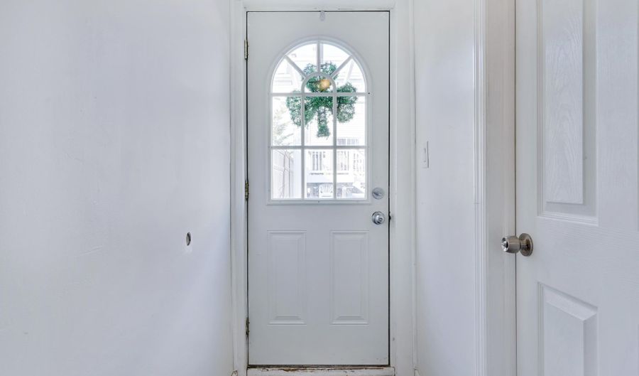 511 8th Ave Rear, Belmar, NJ 07719 - 2 Beds, 1 Bath