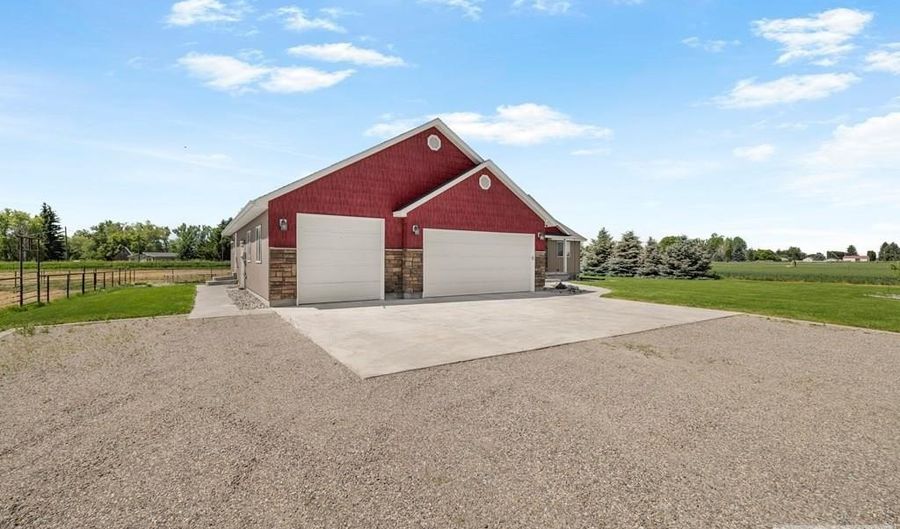 30 N 700 W, Blackfoot, ID 83221 - 4 Beds, 3 Bath