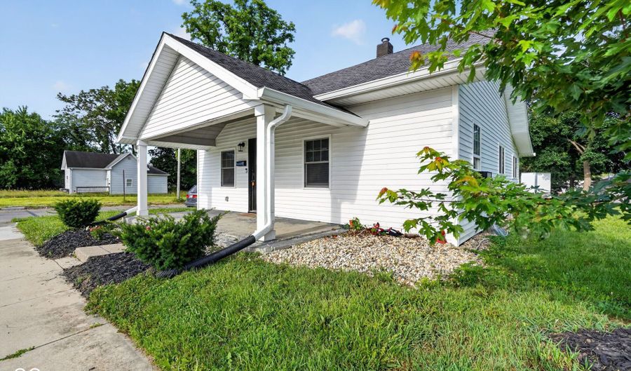 2029 Hendricks St, Anderson, IN 46016 - 3 Beds, 1 Bath