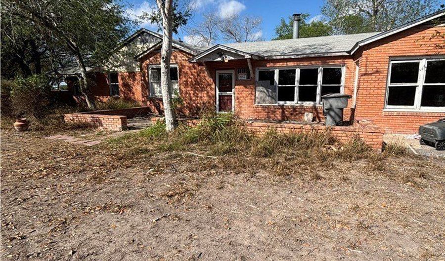 369 Edith Dr, Alice, TX 78332 - 4 Beds, 2 Bath