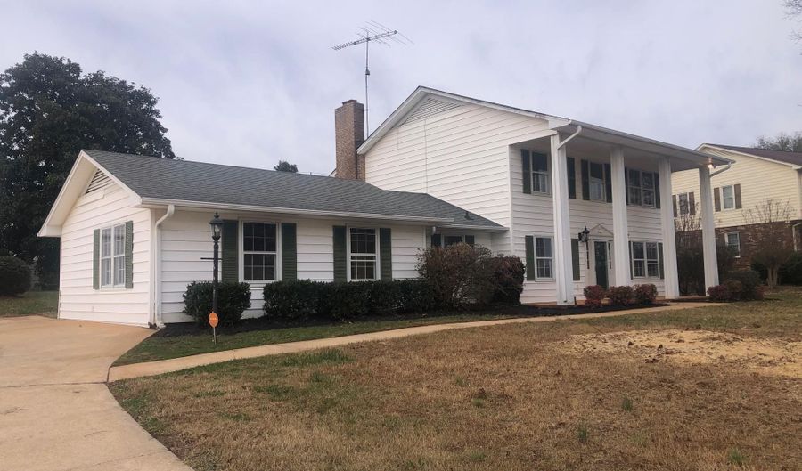 105 Forestdale Dr, Boiling Springs, SC 29316 - 4 Beds, 3 Bath