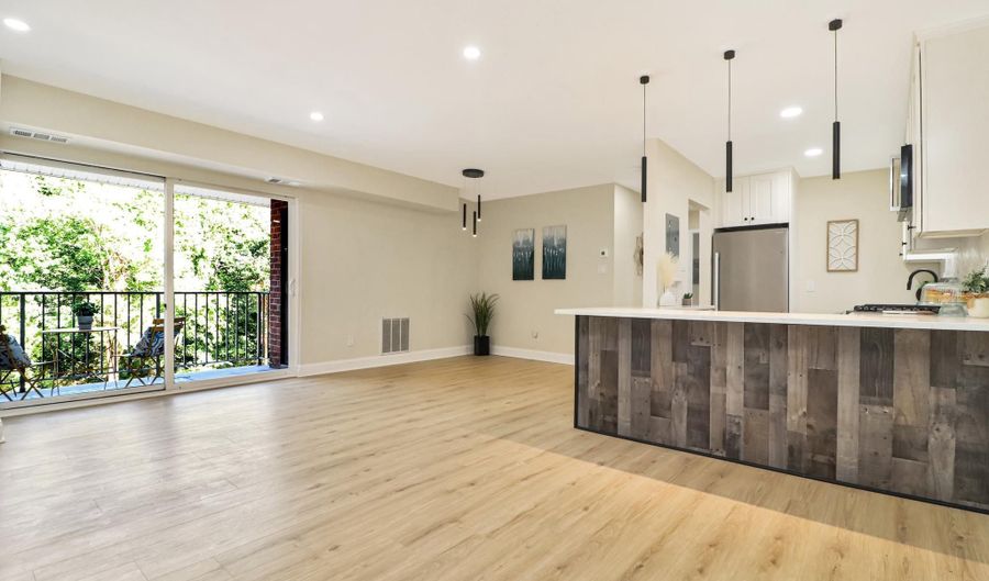 7980 AUDUBON Ave 203, Alexandria, VA 22306 - 2 Beds, 2 Bath