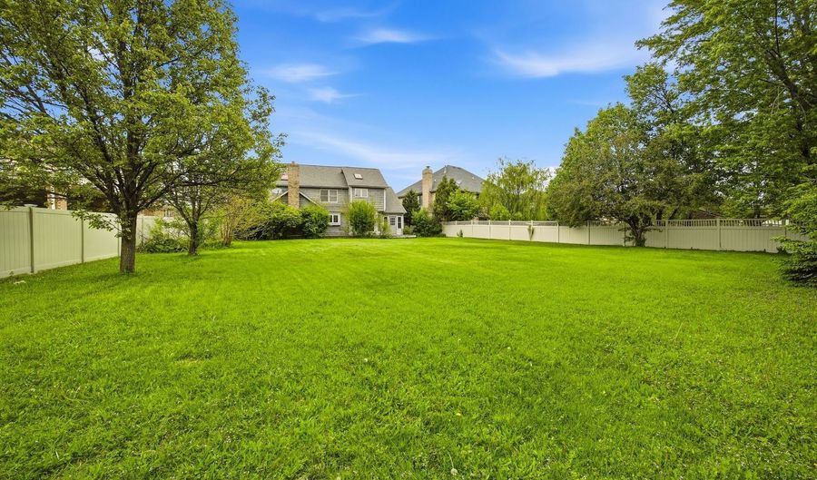 1333 W Sable Dr, Addison, IL 60101 - 4 Beds, 4 Bath