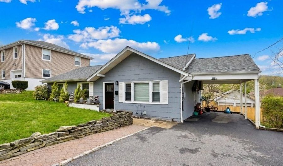 15 Cross St, Andover, NJ 07801 - 3 Beds, 1 Bath