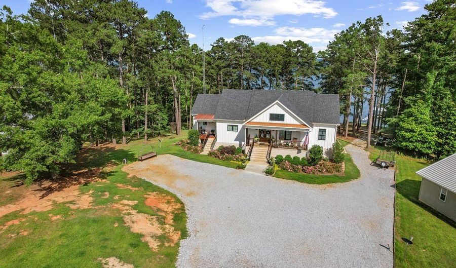 672 Galaxie Dr N, Abbeville, AL 36310 - 4 Beds, 3 Bath