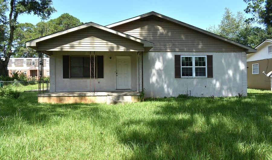 1207 Cleveland St, Albany, GA 31701 - 3 Beds, 1 Bath