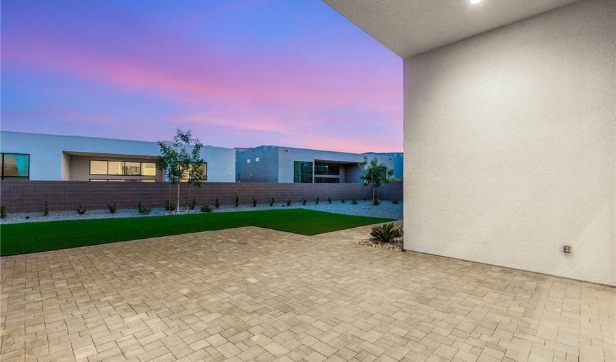 10793 Vista Altura Ave, Las Vegas, NV 89135 - 4 Beds, 5 Bath