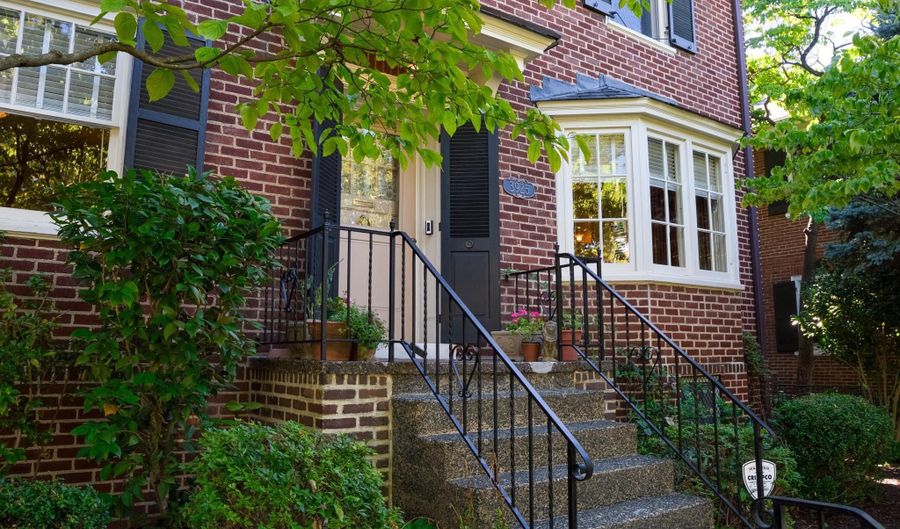 3925 CANTERBURY Rd, Baltimore, MD 21218 - 5 Beds, 4 Bath