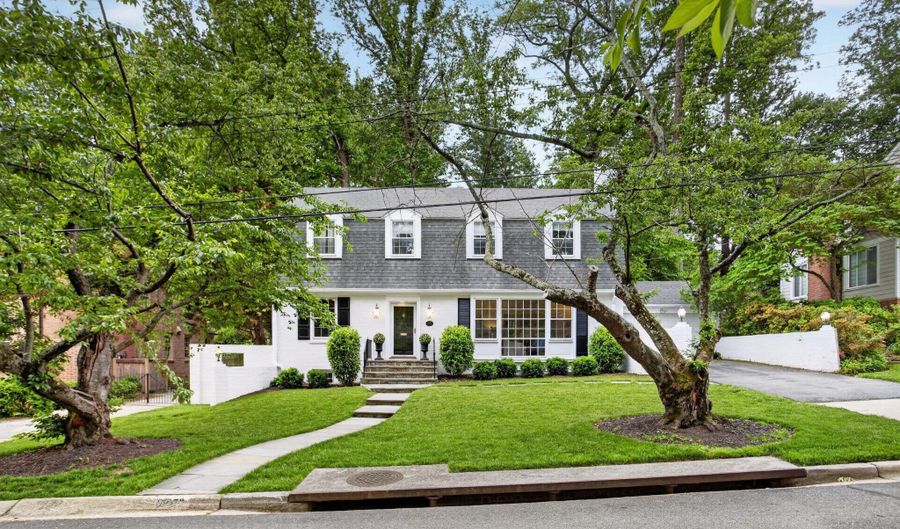 5973 SEARL Ter, Bethesda, MD 20816 - 5 Beds, 4 Bath