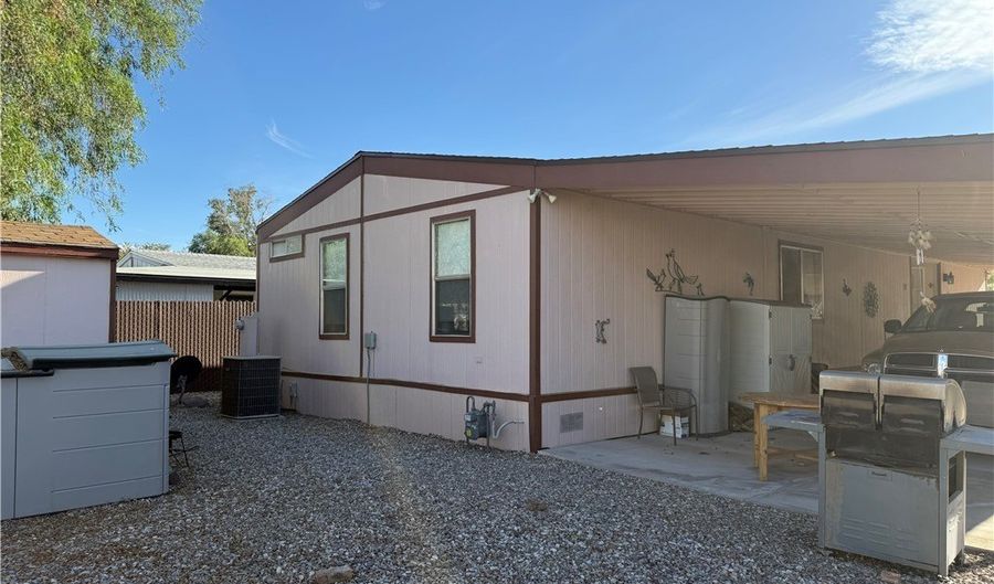 1368 Lincoln Ln, Bullhead City, AZ 86442 - 2 Beds, 2 Bath