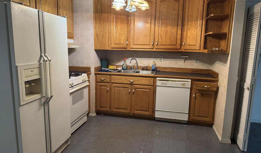 218 Dogwood Dr, Biloxi, MS 39531 - 3 Beds, 2 Bath