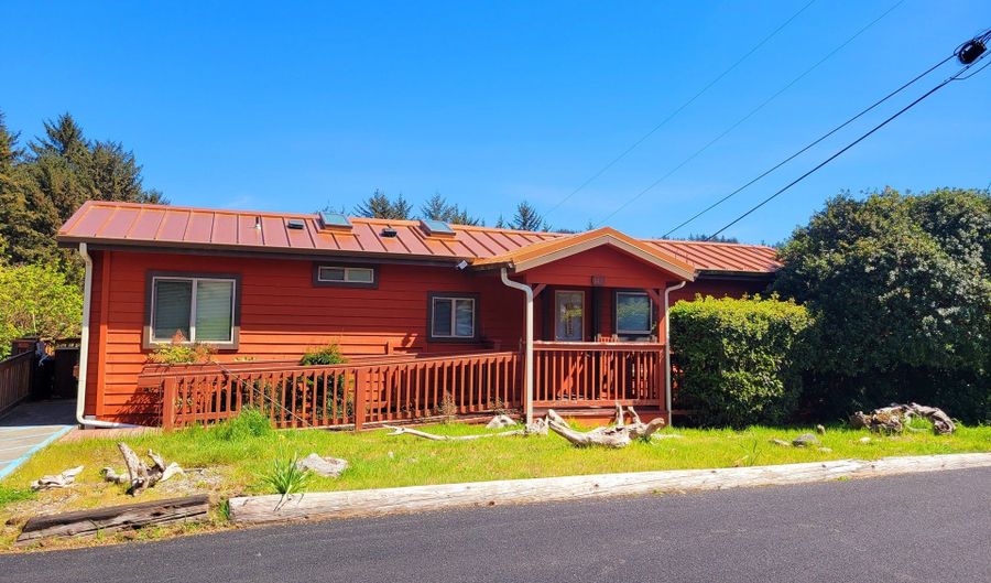 19921 WHALESHEAD Rd M1, Brookings, OR 97415 - 2 Beds, 2 Bath