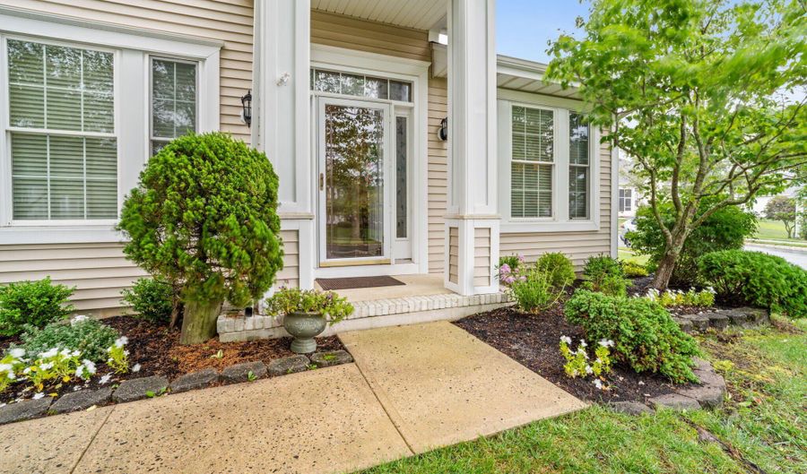 78 Mirage Blvd, Barnegat, NJ 08005 - 3 Beds, 3 Bath