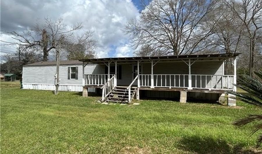1212 PLUM St, Bogalusa, LA 70427 - 3 Beds, 2 Bath