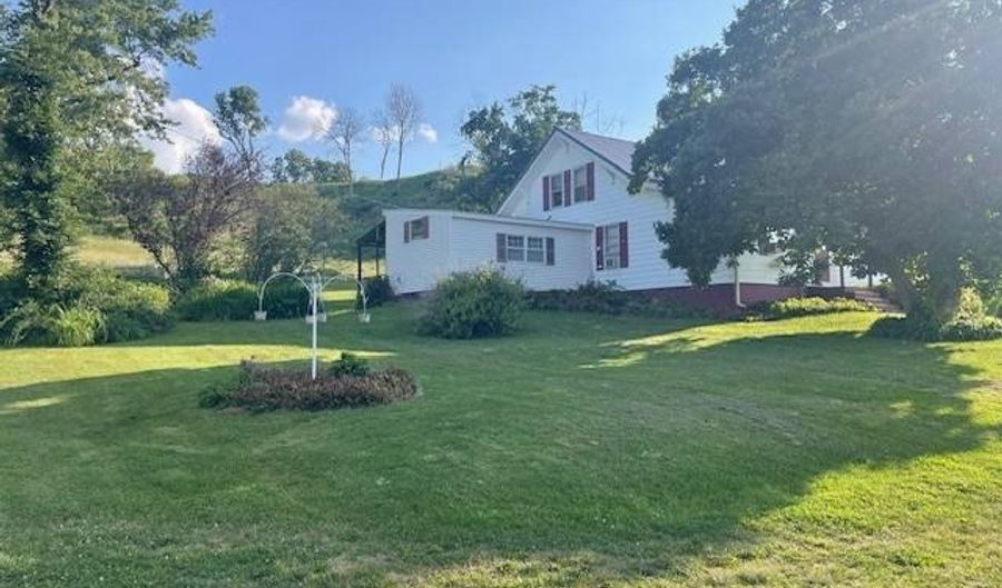 1043 Arenzville Rd, Arenzville, IL 62611 - 5 Beds, 2 Bath