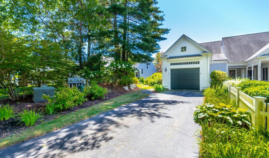 26 Carnoustie Rd, Bourne, MA 02532 - 2 Beds, 2 Bath