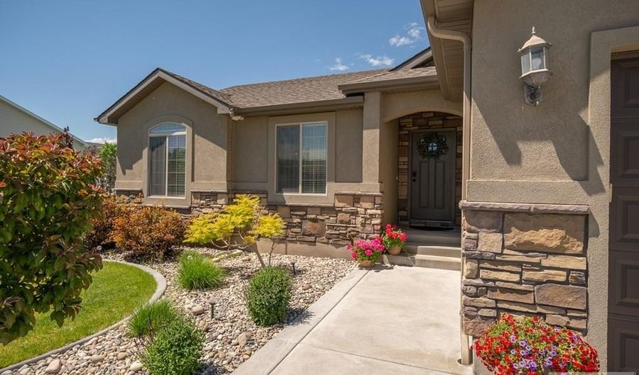 5436 Cory Ln, Ammon, ID 83406 - 6 Beds, 3 Bath