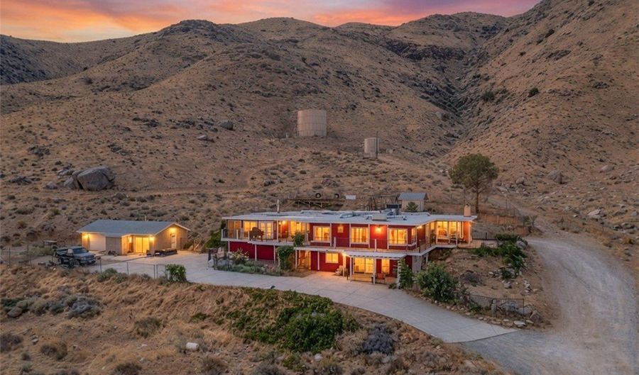 8929 Central Rd, Apple Valley, CA 92308 - 5 Beds, 4 Bath