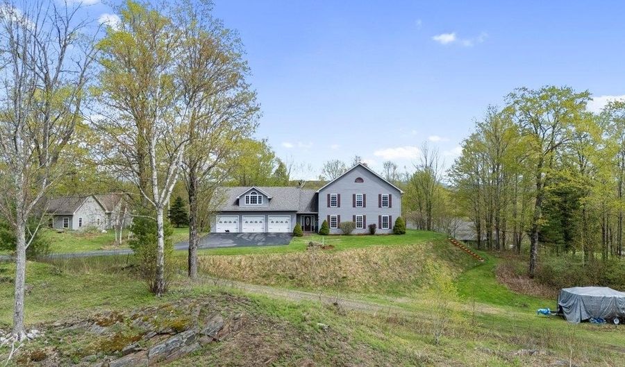 34 Goldsbury Woods Rd, Barre, VT 05641 - 5 Beds, 3 Bath