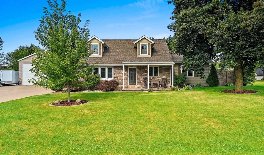 3325 IRENE St, Appleton, WI 54913 - 4 Beds, 4 Bath
