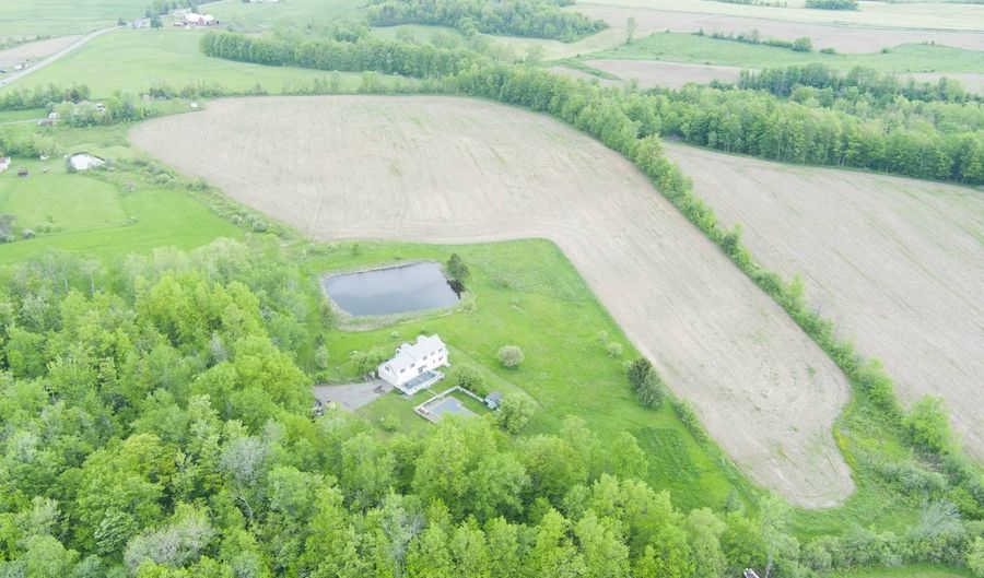 123 Rose Vidot Dr, Amsterdam, NY 12010 - 4 Beds, 2 Bath